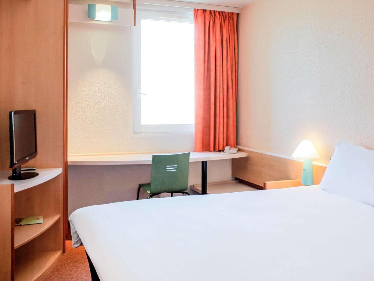 Ibis Lyon Est Bron Hotel Ngoại thất bức ảnh