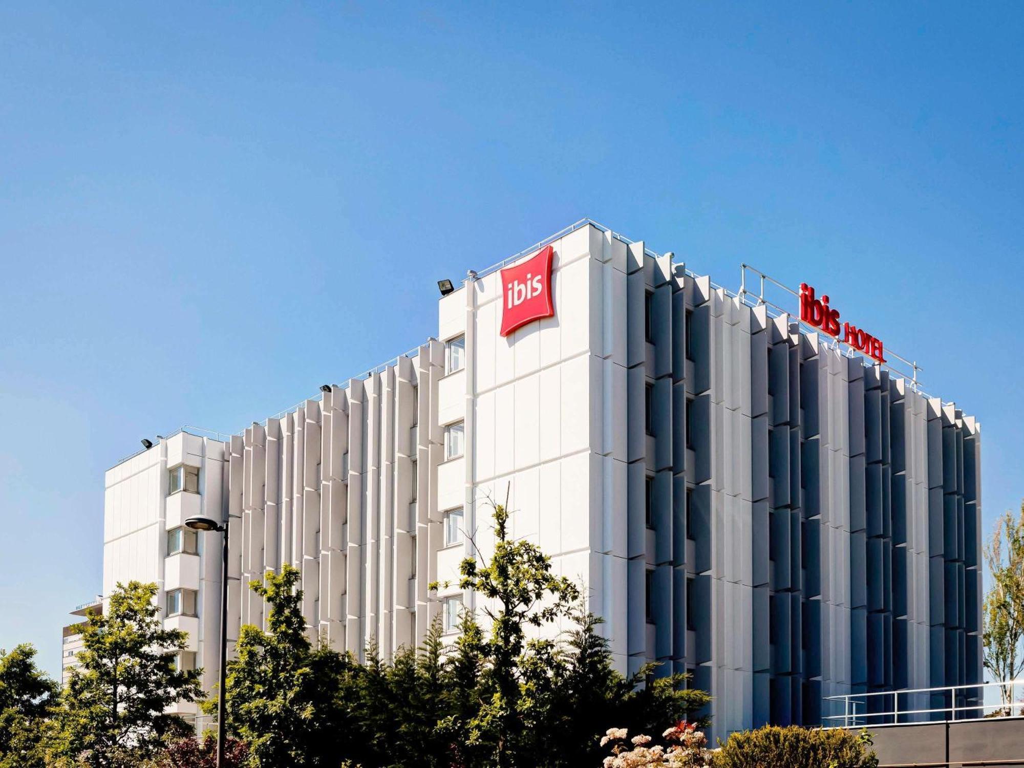 Ibis Lyon Est Bron Hotel Ngoại thất bức ảnh