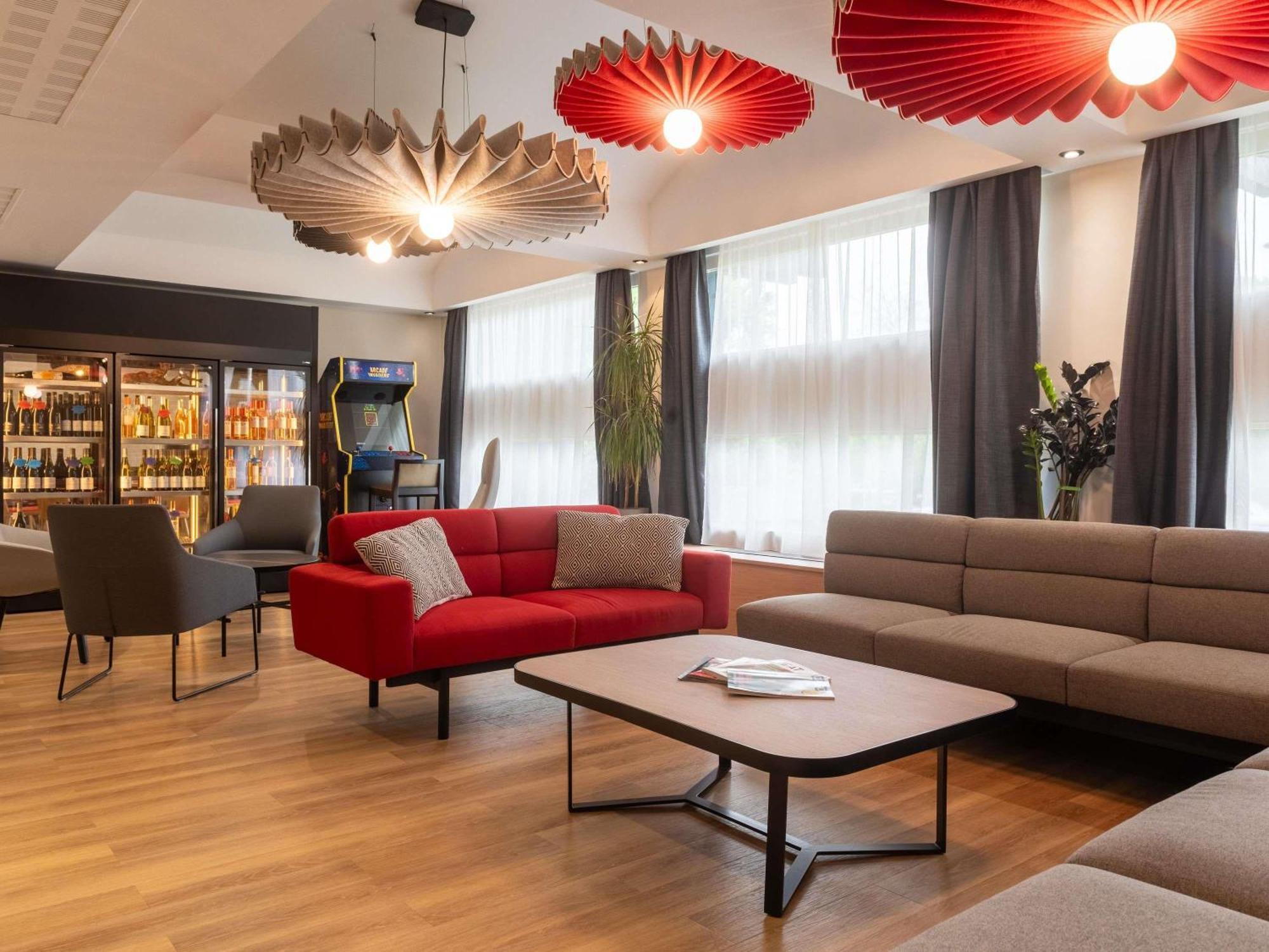 Ibis Lyon Est Bron Hotel Ngoại thất bức ảnh